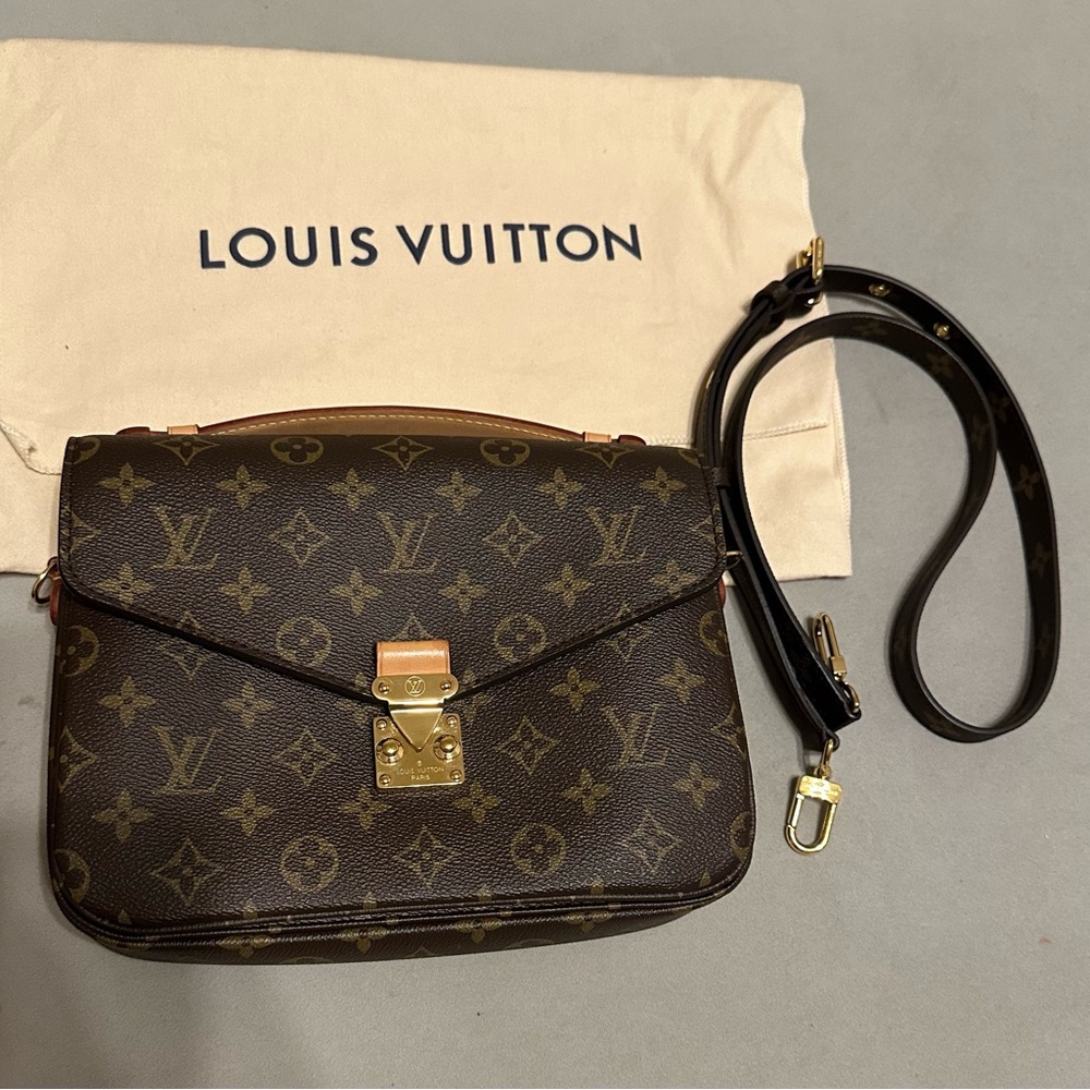 Louis Vuitton Monogram Crossbody Bag in Brown and Gold - Picture 2 of 8